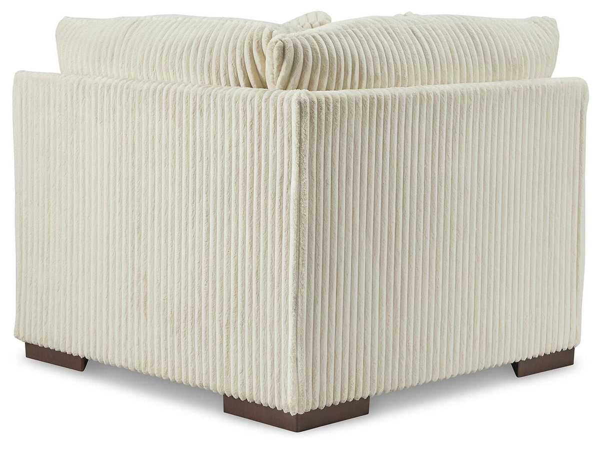 Lindyn Sectional with Chaise