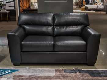 Glennbre Loveseat