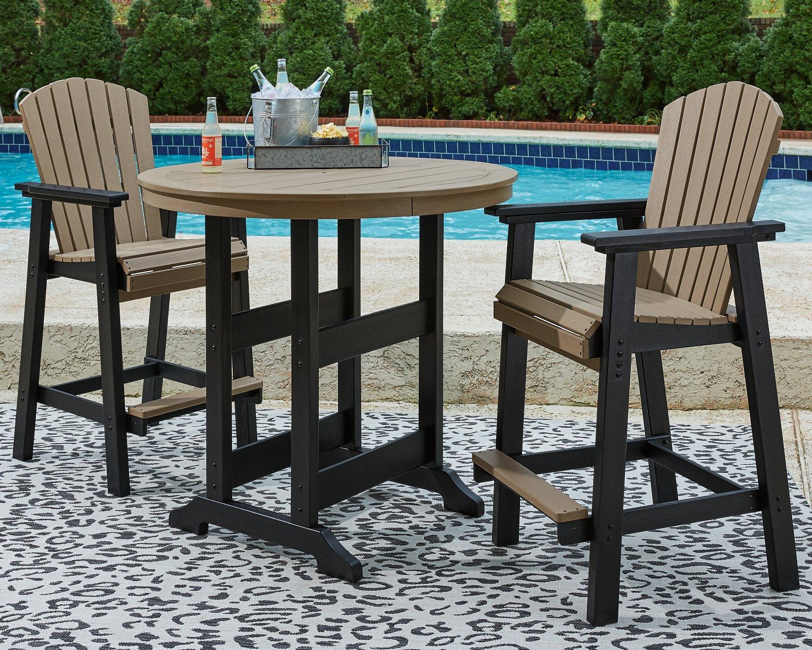 Fairen Trail Outdoor Dining Set