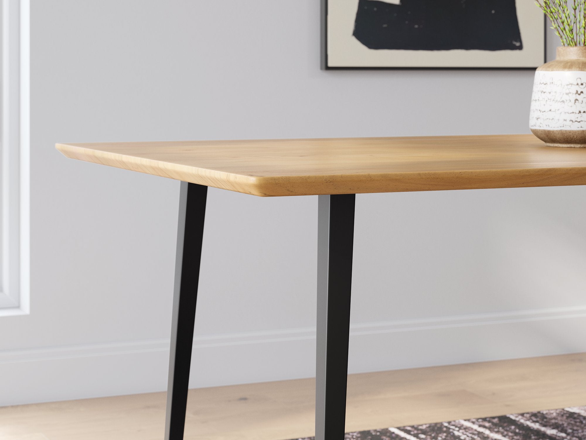 Gretlynn Dining Table