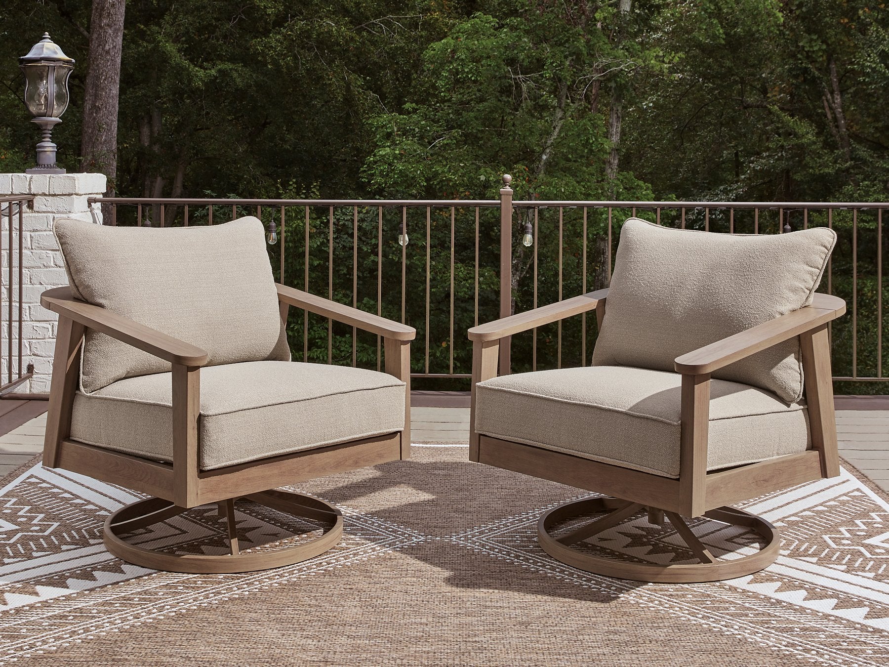 Harmony Headlands Outdoor Swivel Lounge with Cushion